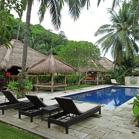 Mama Bella'S Retreat Bed and Breakfast Senggigi Exteriör bild