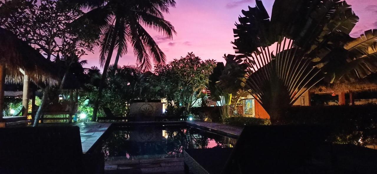 Mama Bella'S Retreat Bed and Breakfast Senggigi Exteriör bild