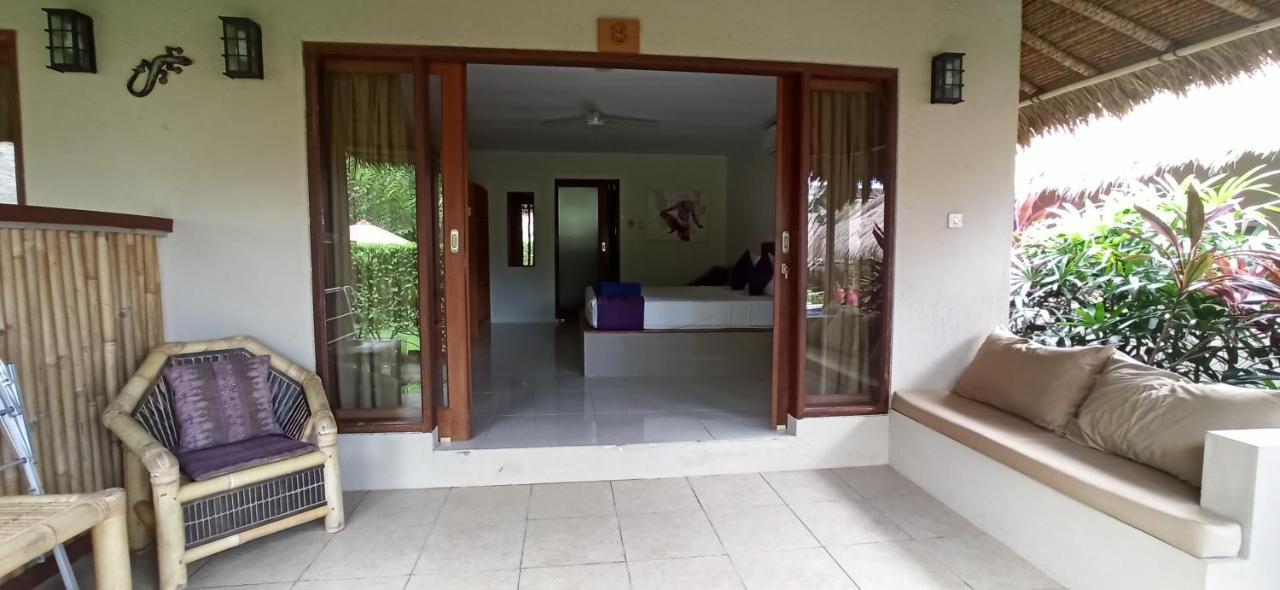 Mama Bella'S Retreat Bed and Breakfast Senggigi Exteriör bild