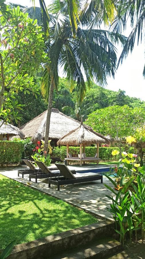 Mama Bella'S Retreat Bed and Breakfast Senggigi Exteriör bild