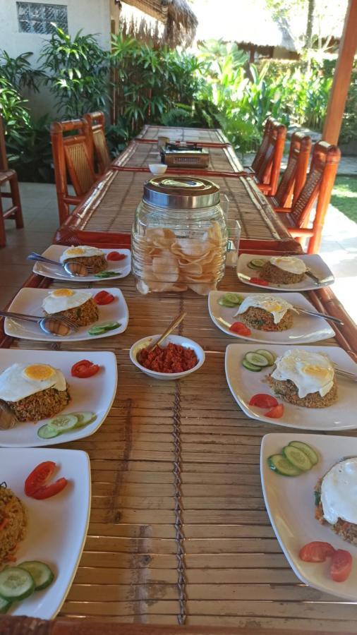 Mama Bella'S Retreat Bed and Breakfast Senggigi Exteriör bild