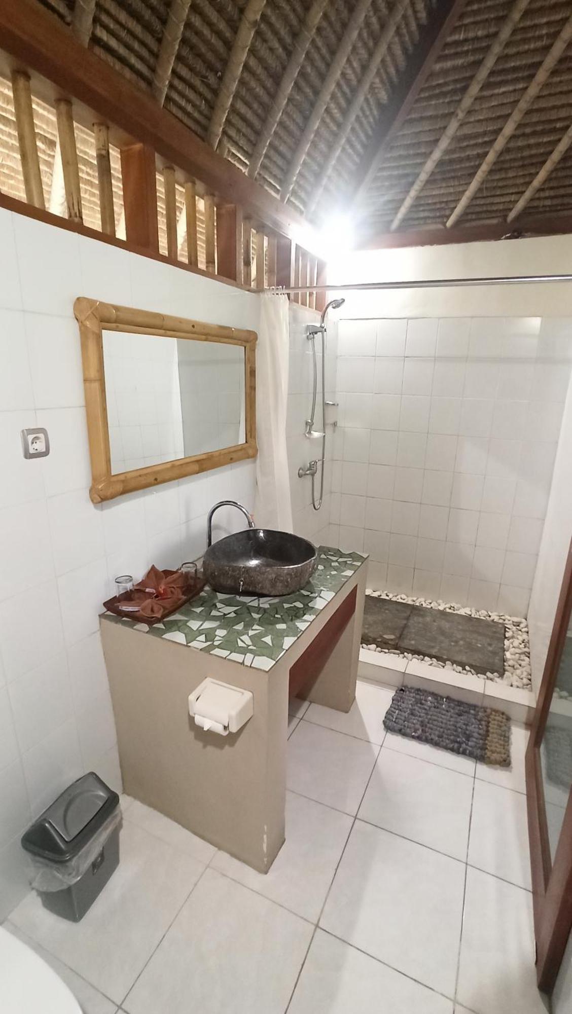 Mama Bella'S Retreat Bed and Breakfast Senggigi Rum bild