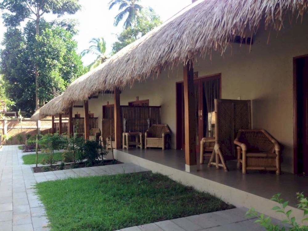 Mama Bella'S Retreat Bed and Breakfast Senggigi Exteriör bild