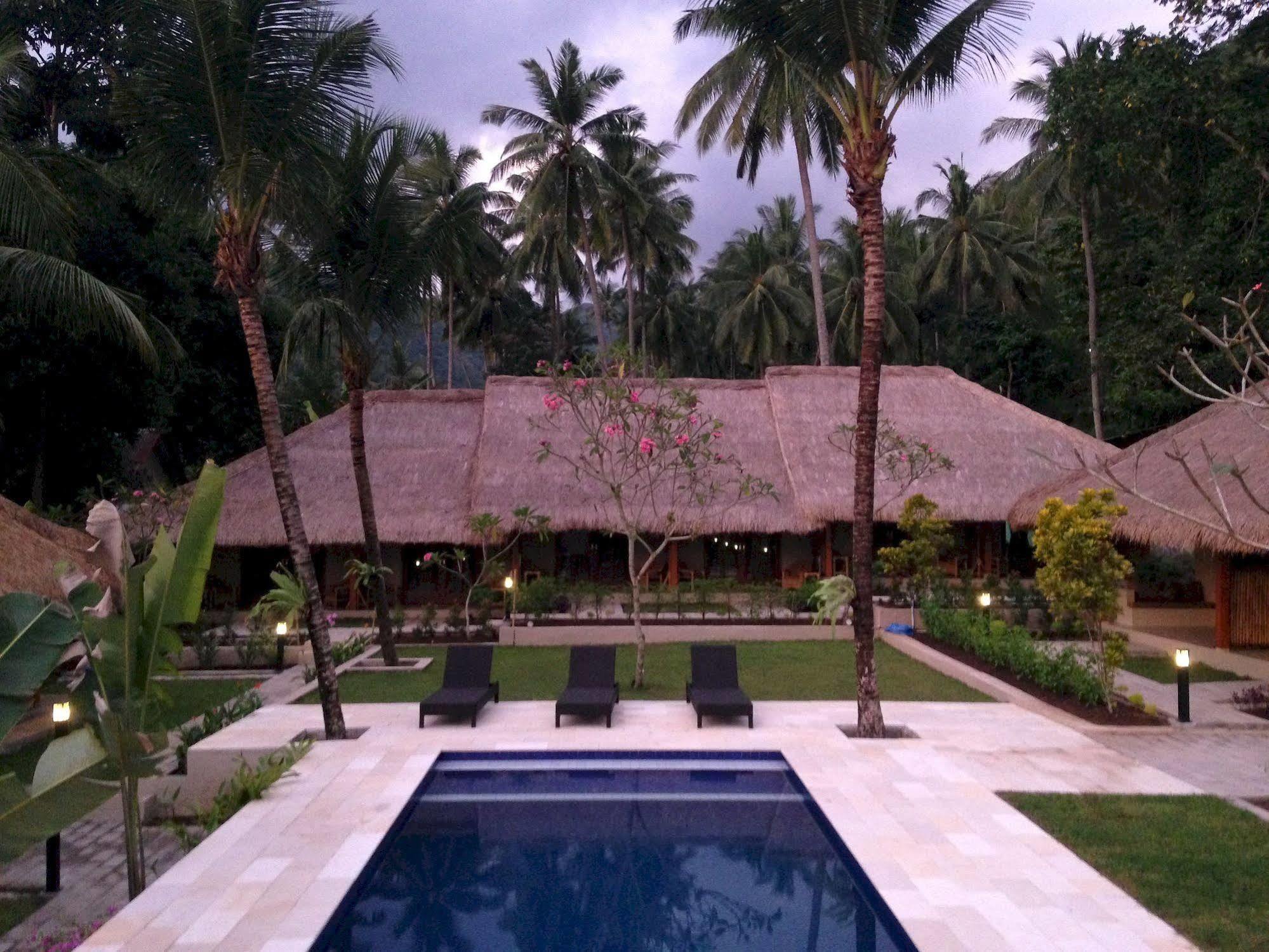 Mama Bella'S Retreat Bed and Breakfast Senggigi Exteriör bild