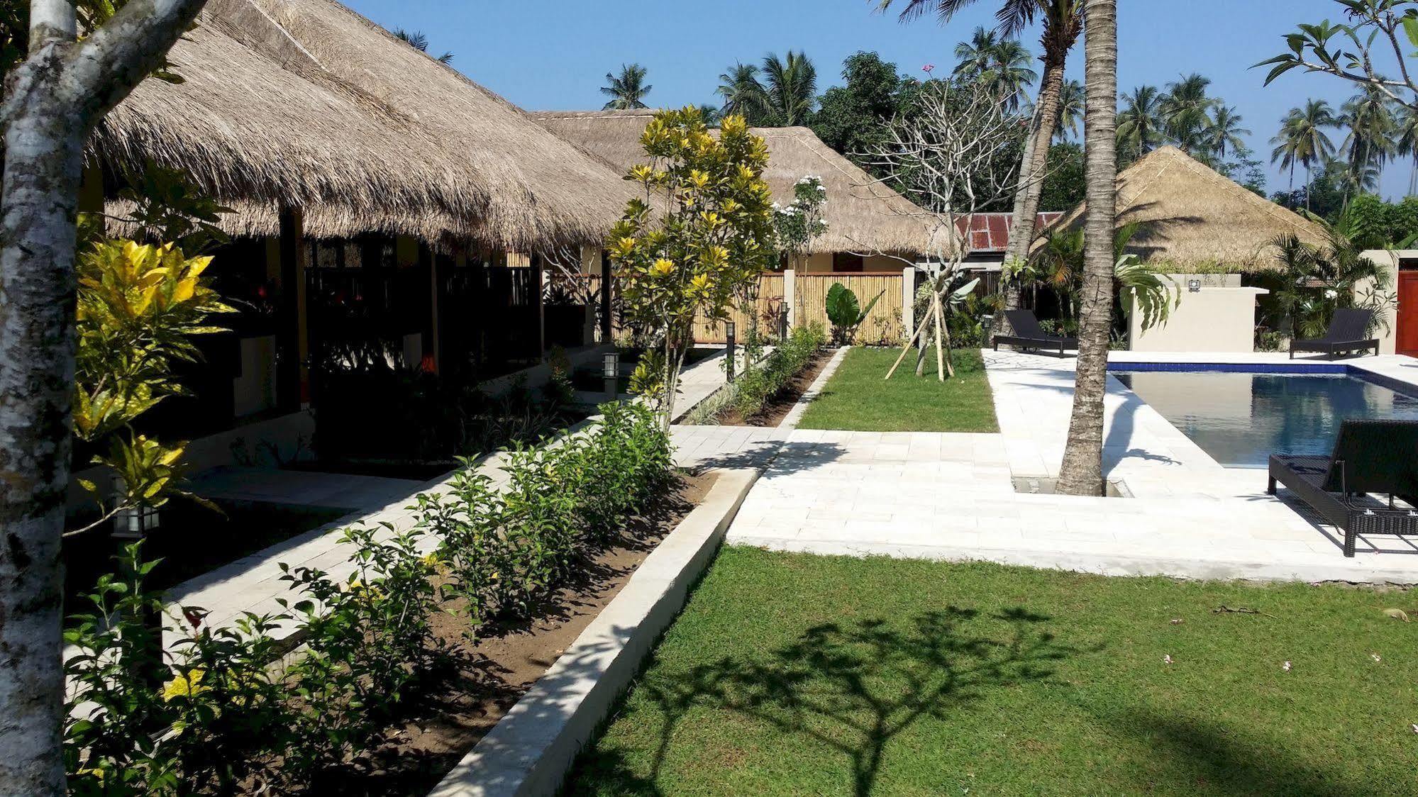 Mama Bella'S Retreat Bed and Breakfast Senggigi Exteriör bild